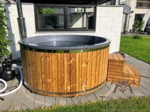 Badezuber Badefass Hot Tube Mit Whirlpool Holzofen – TimberIN Rojal 2 4 Scaled
