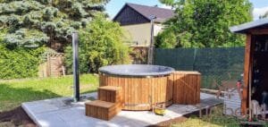 Badezuber Badefass Hot Tube Mit Whirlpool Holzofen – TimberIN Rojal 2 6 Scaled